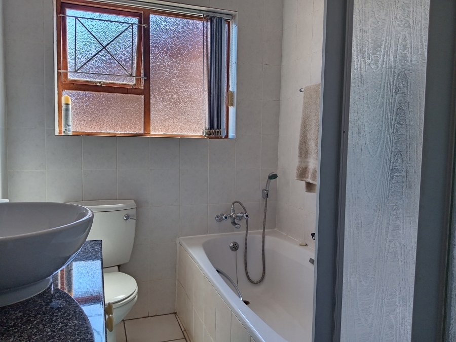 3 Bedroom Property for Sale in Strelitzia Park Eastern Cape